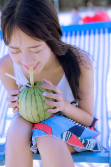 强奷漂亮的女邻居完整版